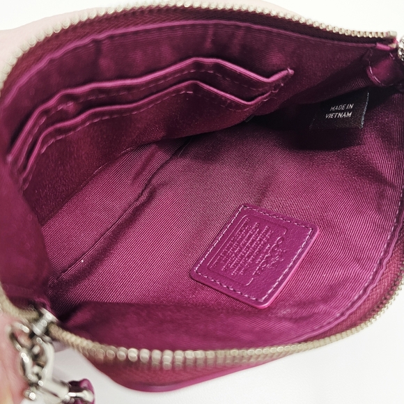 Coach - Picture 11 of 11